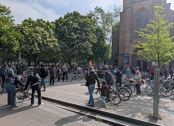 Verkauf von Gebrauchtfahrrädern an der Kreuzkirche in Bonn