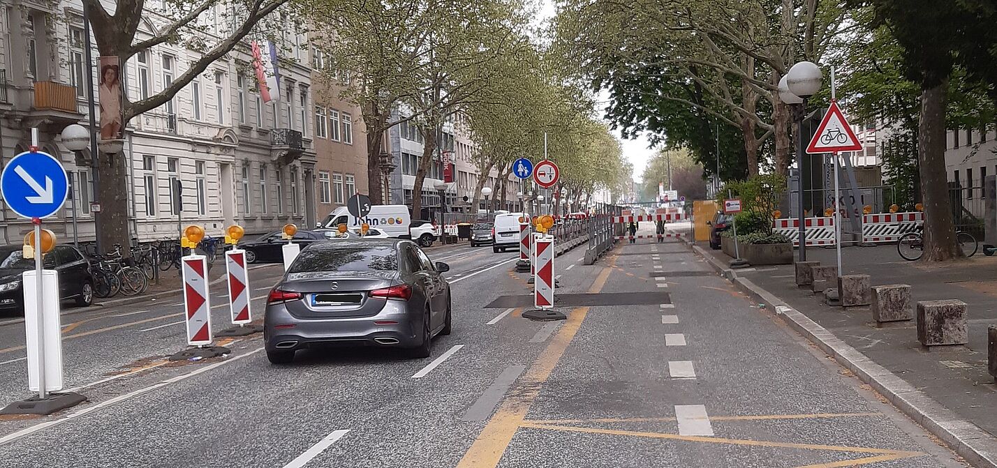Foto von der Gefahrenstelle auf der Adenauerallee