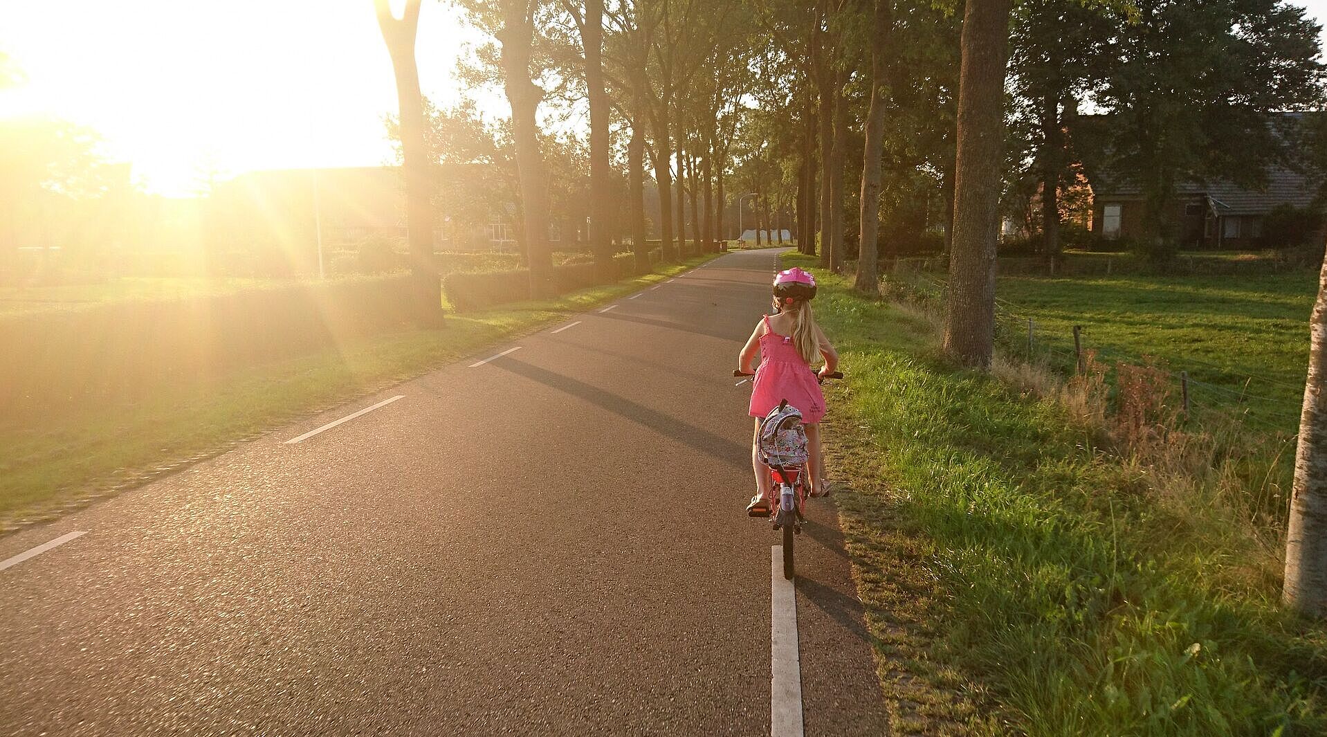 Mädchen auf Fahrrad