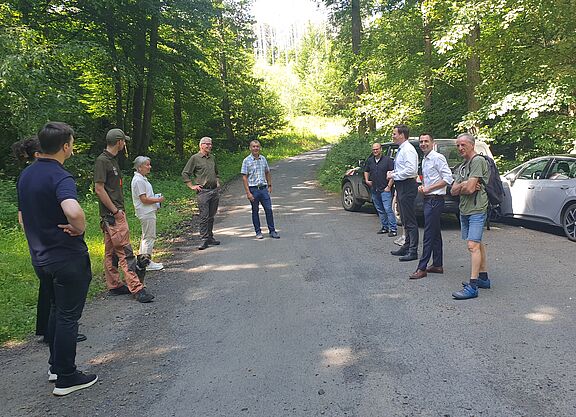 Verbindung durch das Mucherwiesental zwischen Bad Honnef-Tal und Aegidienberg wird vssssssssssssson mehreren Menschen auf der Straße diskutiert