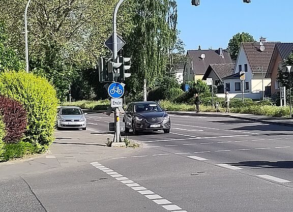 Bild von der Kreuzung Deutzer Straße /Bahnhofstraße Niederkassel